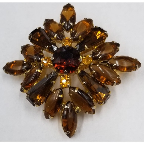 Vintage Unsigned Topaz Diamond Shaped Rhinestones Brooch & D&E? Clip Earrings - Picture 2 of 9